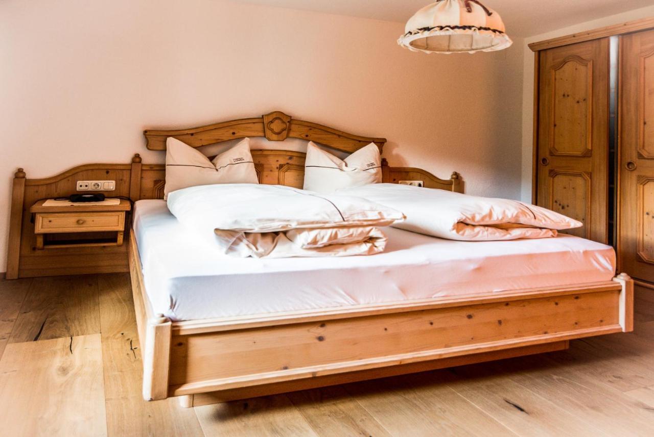 Hotel Zum Goldenen Loewen Biberwier Esterno foto