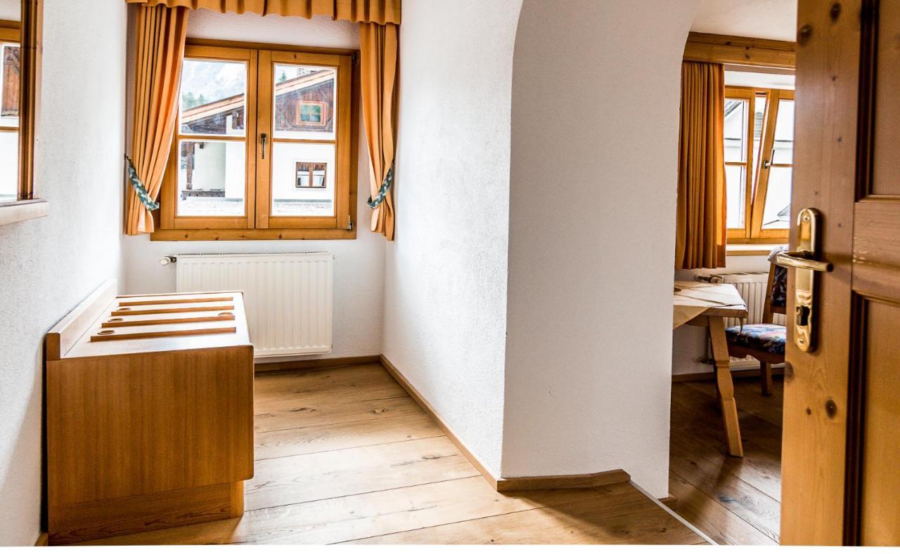 Hotel Zum Goldenen Loewen Biberwier Esterno foto